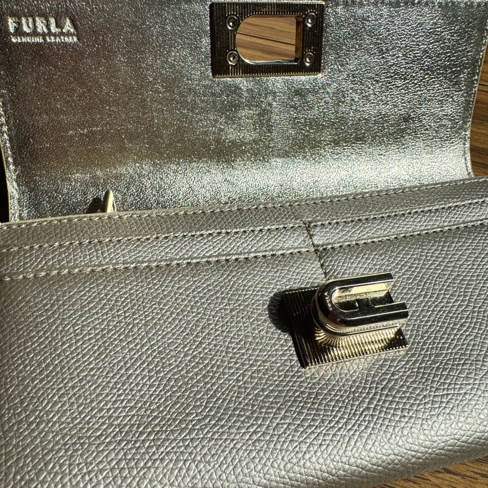 Furla 1927 Continental Wallet XL – Ballerina Gold – Authentic – Box & Dust Bag - Picture 4 of 12